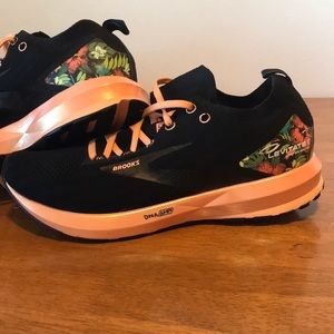 Brooks Levitate 3 Limited Edition - size 10.5 Medium B
